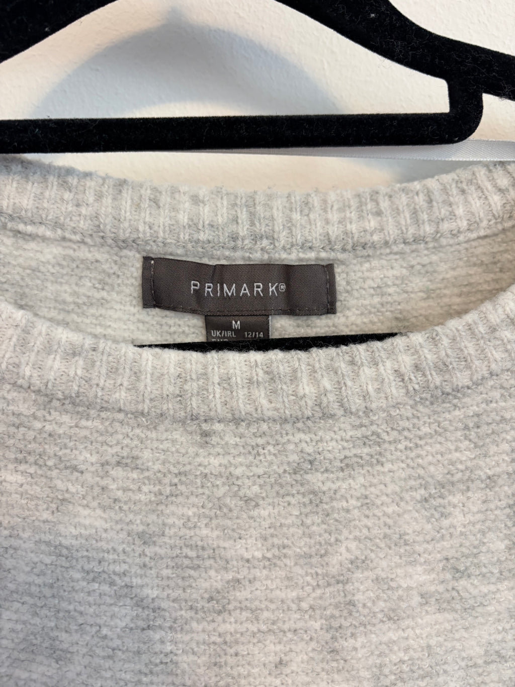 Primark Strickpullover grau mit Perlenbesatz Gr. M