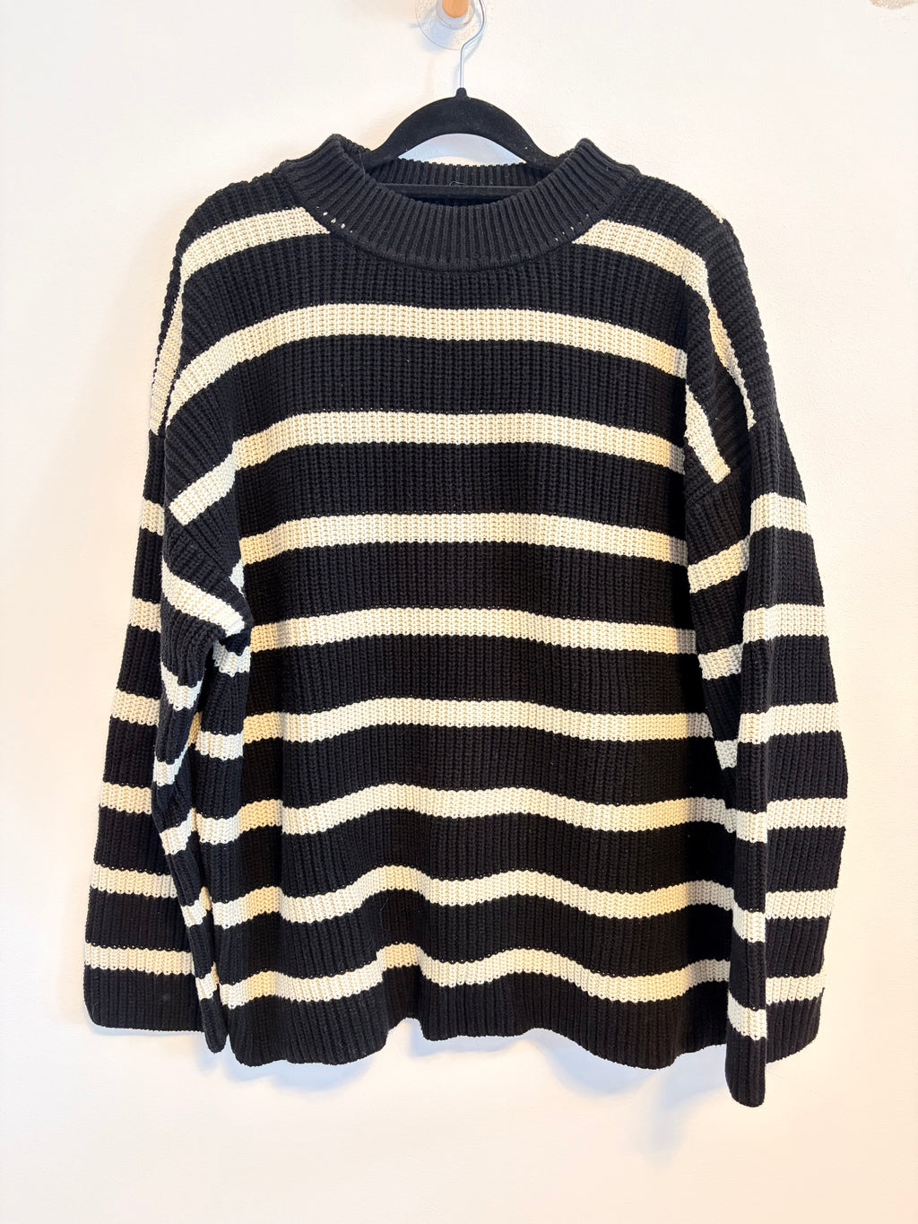H&M gestreifter Strickpullover Creme schwarz oversize Grobstrick Gr. XS