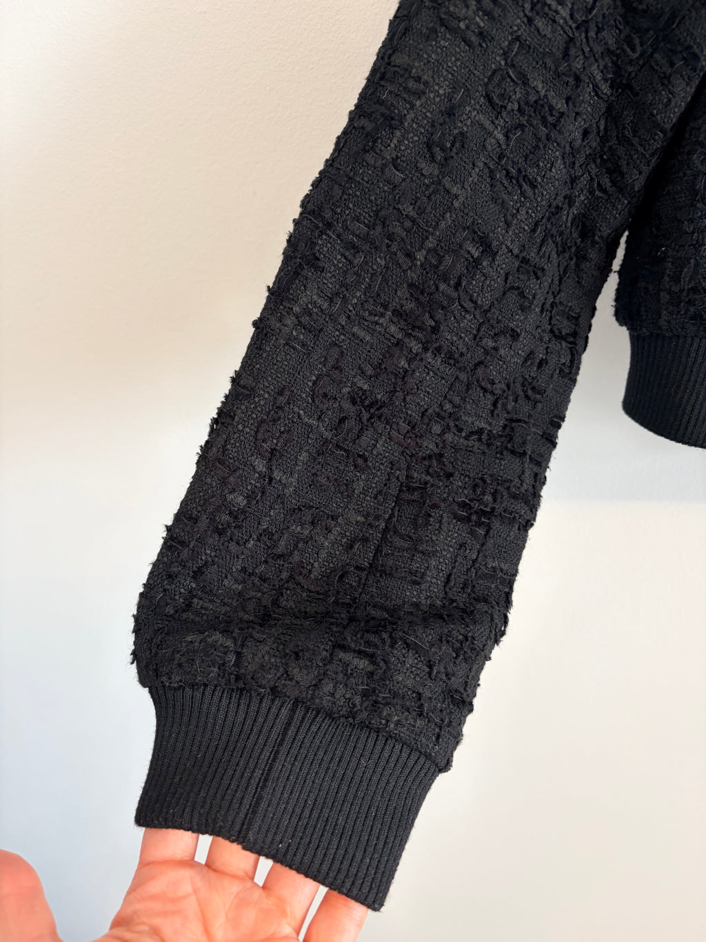 Zara Blouson Boucléjacke  schwarz mit goldenen Knöpfen Fransen  Damen Gr. M