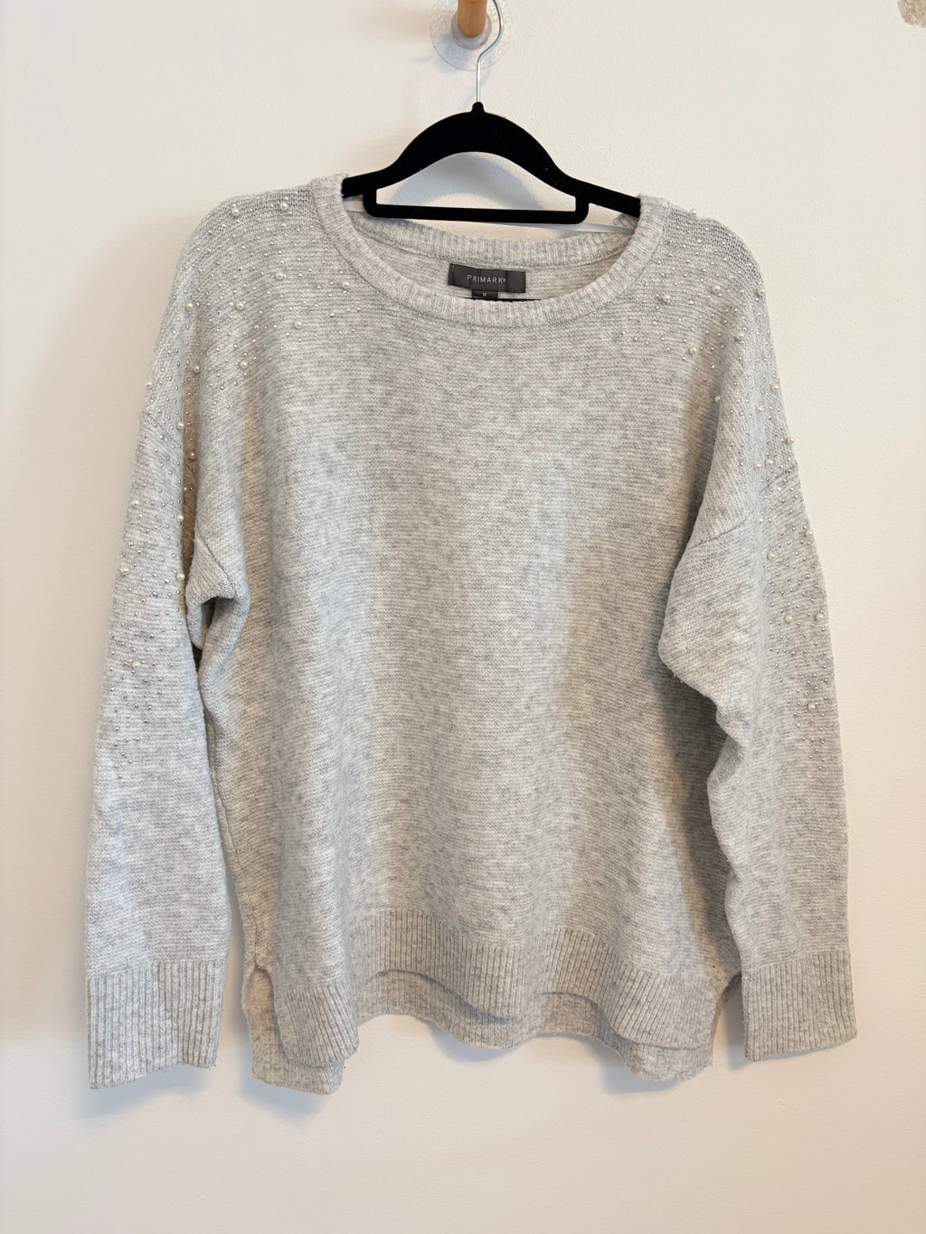 Primark Strickpullover grau mit Perlenbesatz Gr. M