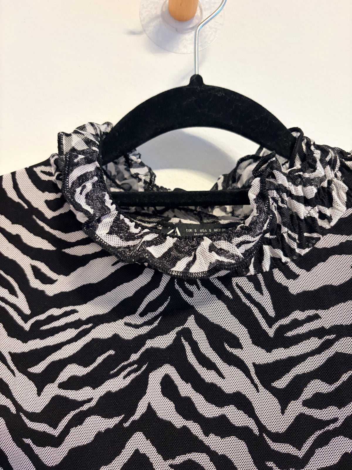 Zara Maxikleid Aninmalprint Zebraprint Volant Gr. S