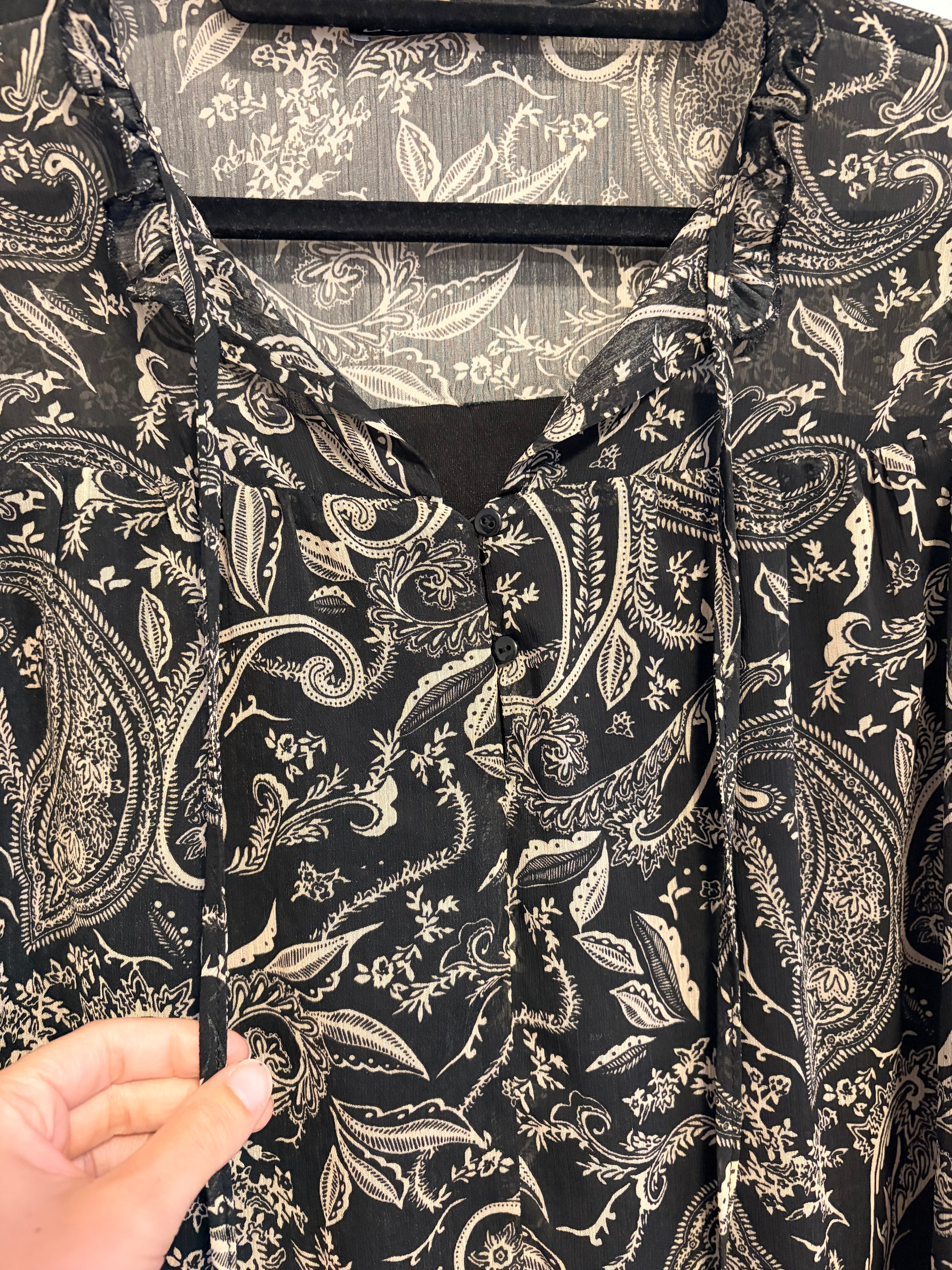Zara Kleid mit Paisleymuster schwarz weiß langarm Gr.