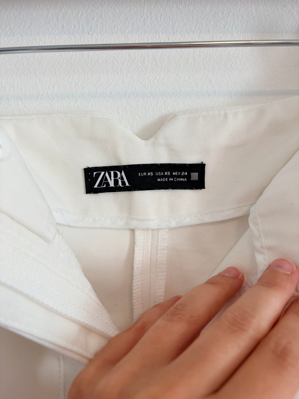 Zara weiße Bügelfaltenhose Hoher Bund Gr. XS