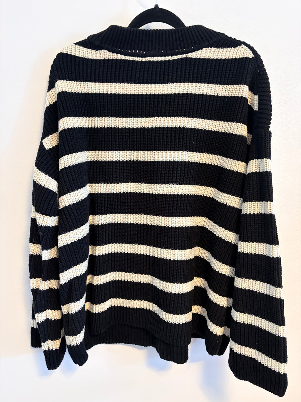 H&M gestreifter Strickpullover Creme schwarz oversize Grobstrick Gr. XS