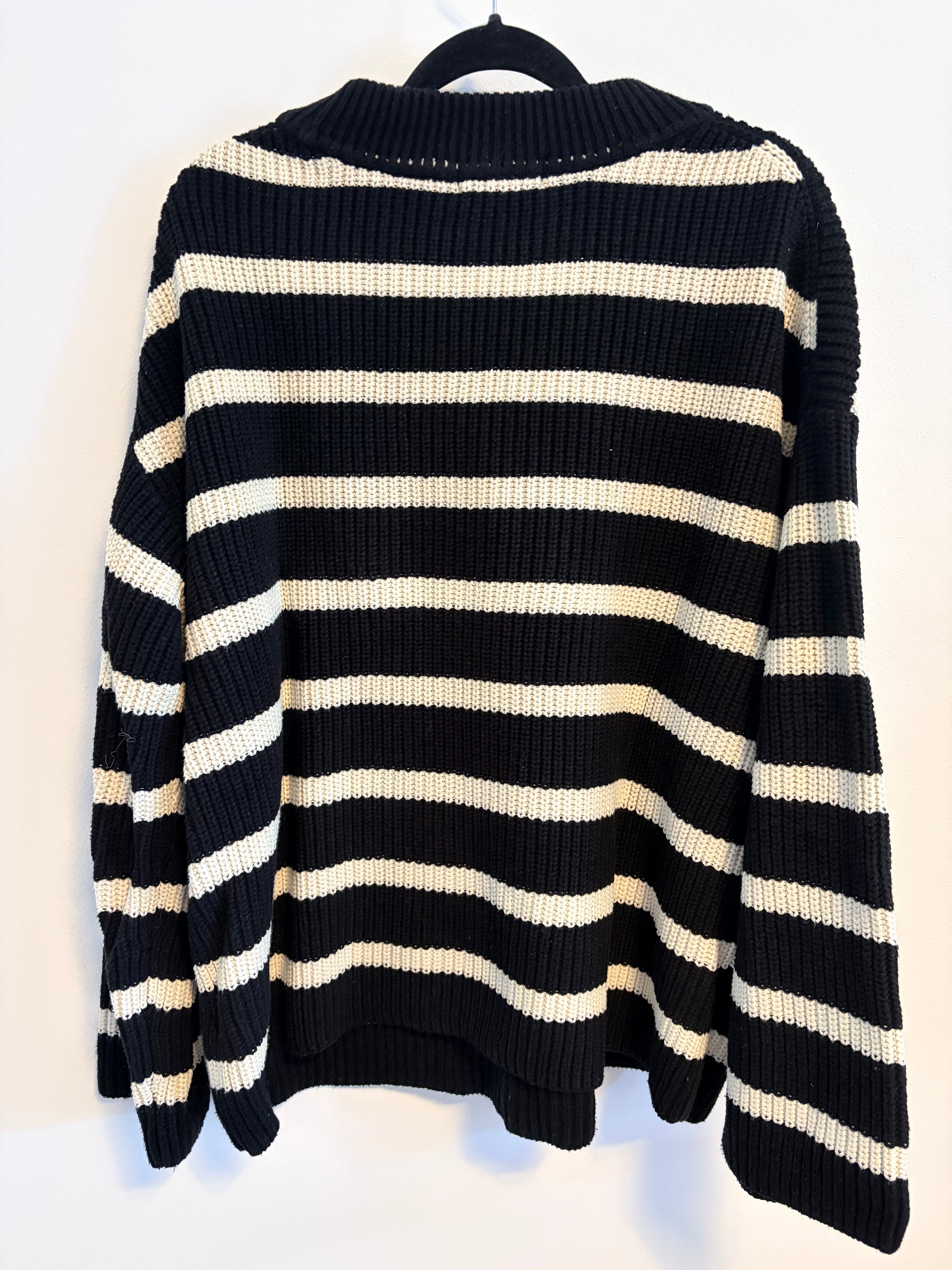 H&M gestreifter Strickpullover Creme schwarz oversize Grobstrick Gr. XS