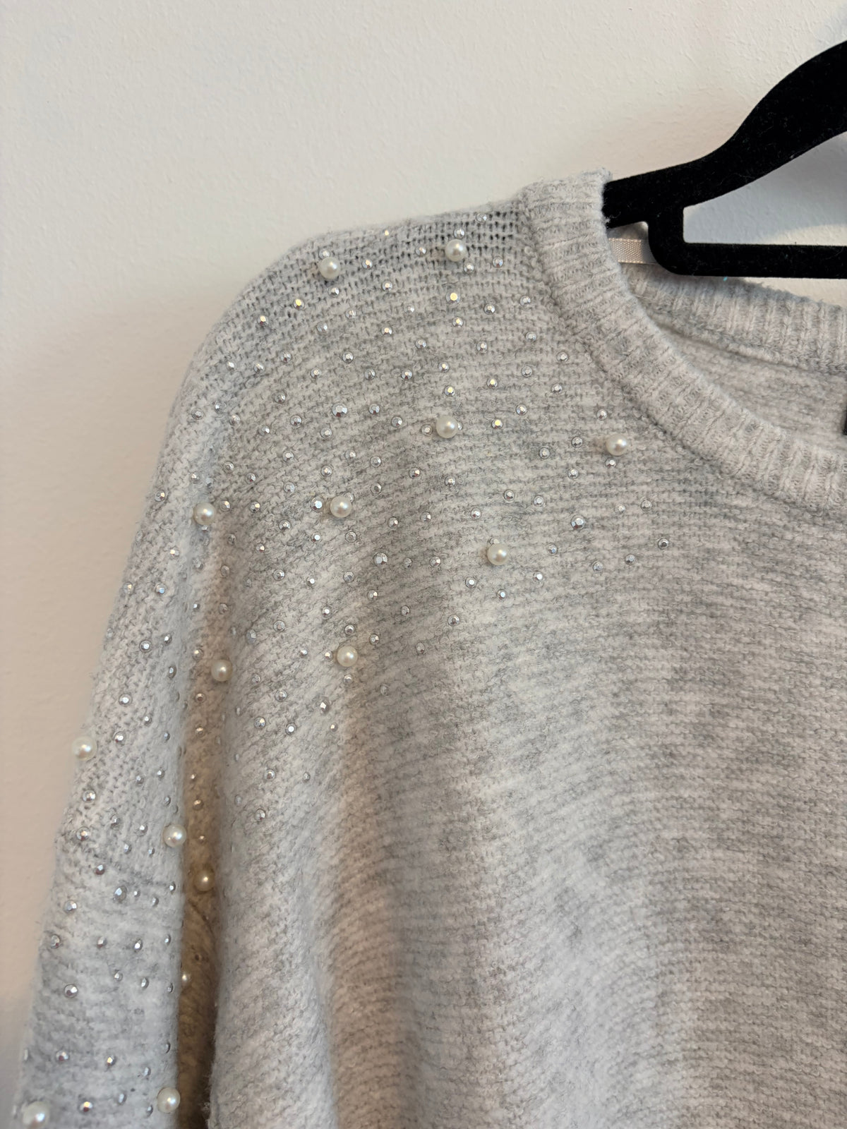 Primark Strickpullover grau mit Perlenbesatz Gr. M