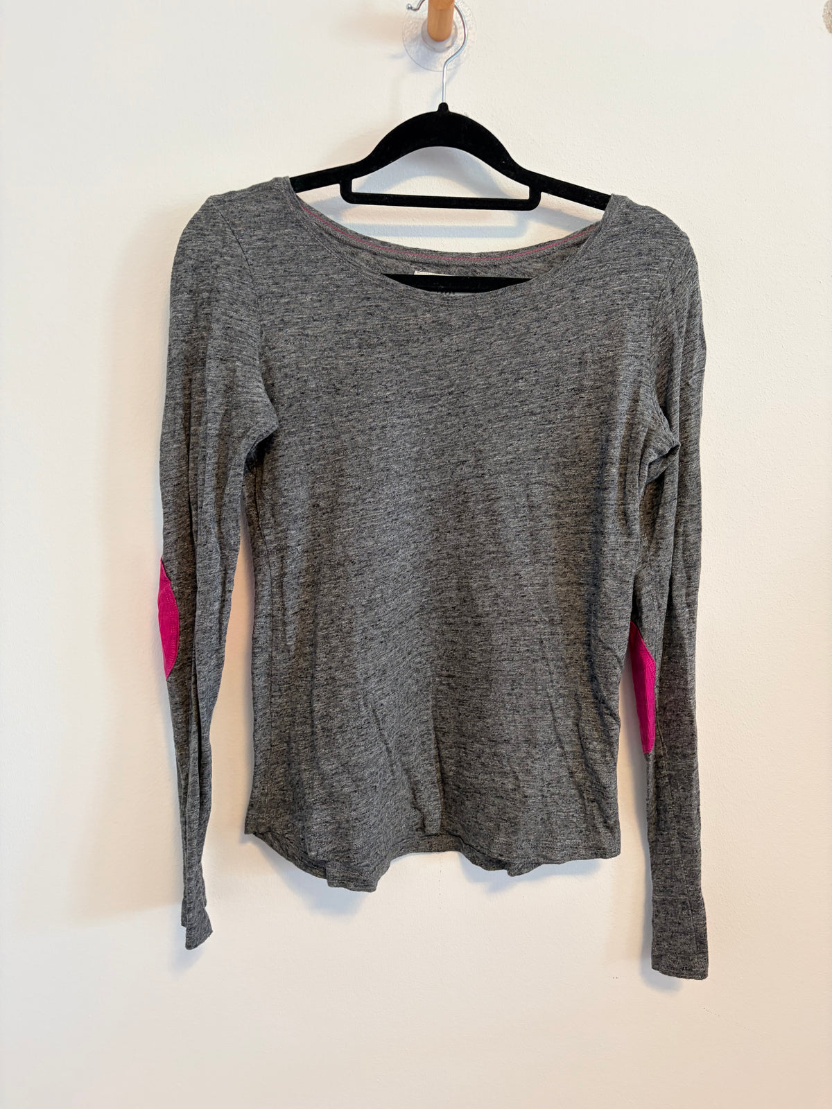 H&M L.O. G.G Longsleeve grau mit Cordpatches pink Gr. XS Damen