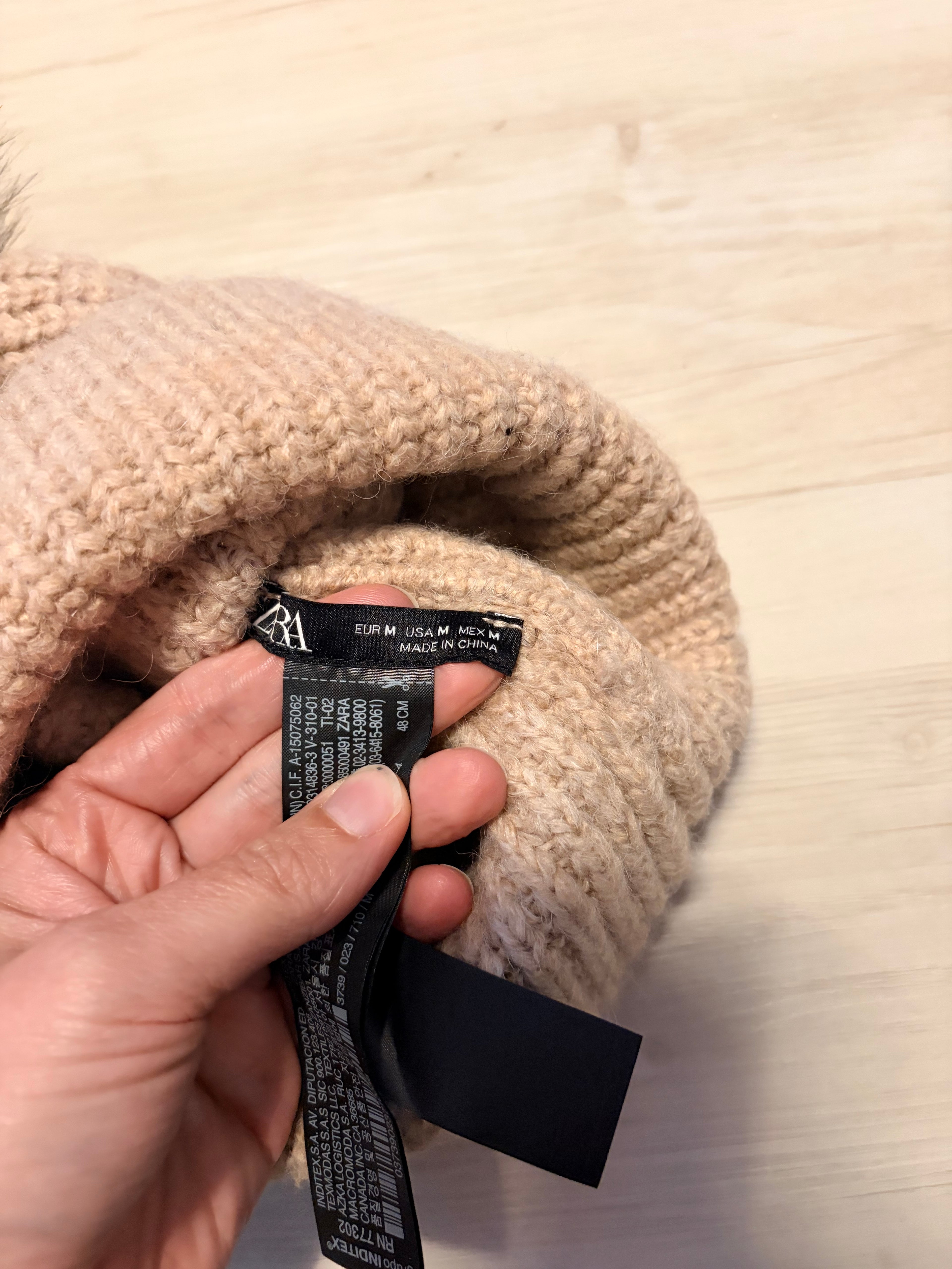 Zara Wintermütze beige Fellbömmel Gr. M Damen