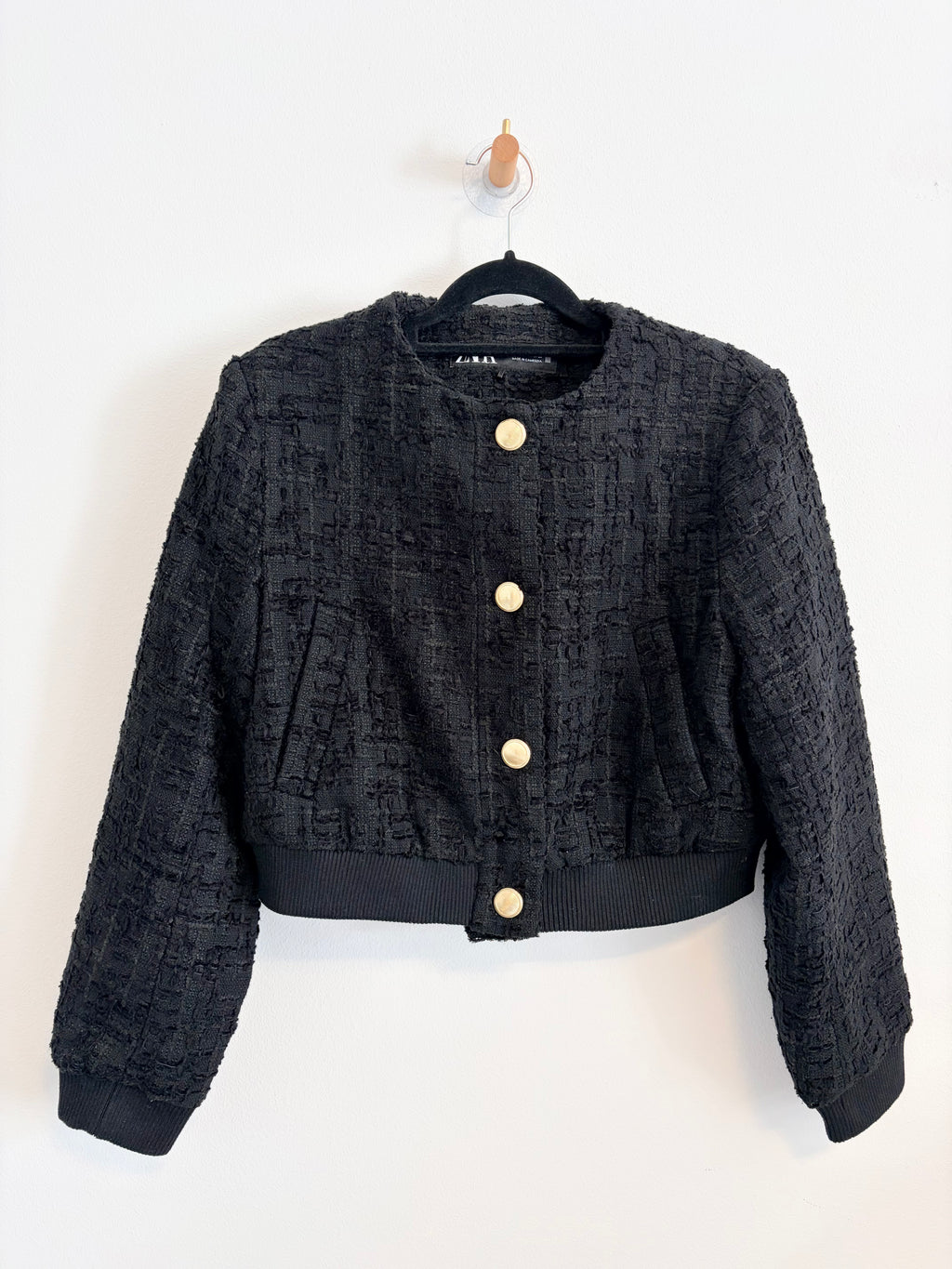Zara Blouson Boucléjacke  schwarz mit goldenen Knöpfen Fransen  Damen Gr. M