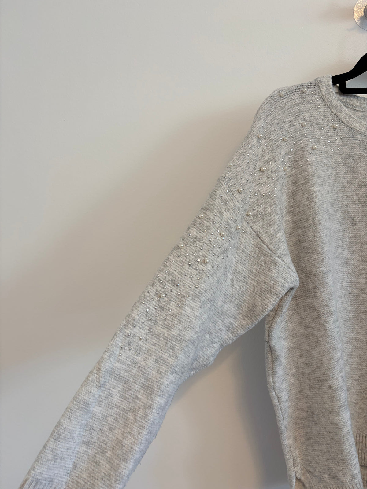 Primark Strickpullover grau mit Perlenbesatz Gr. M
