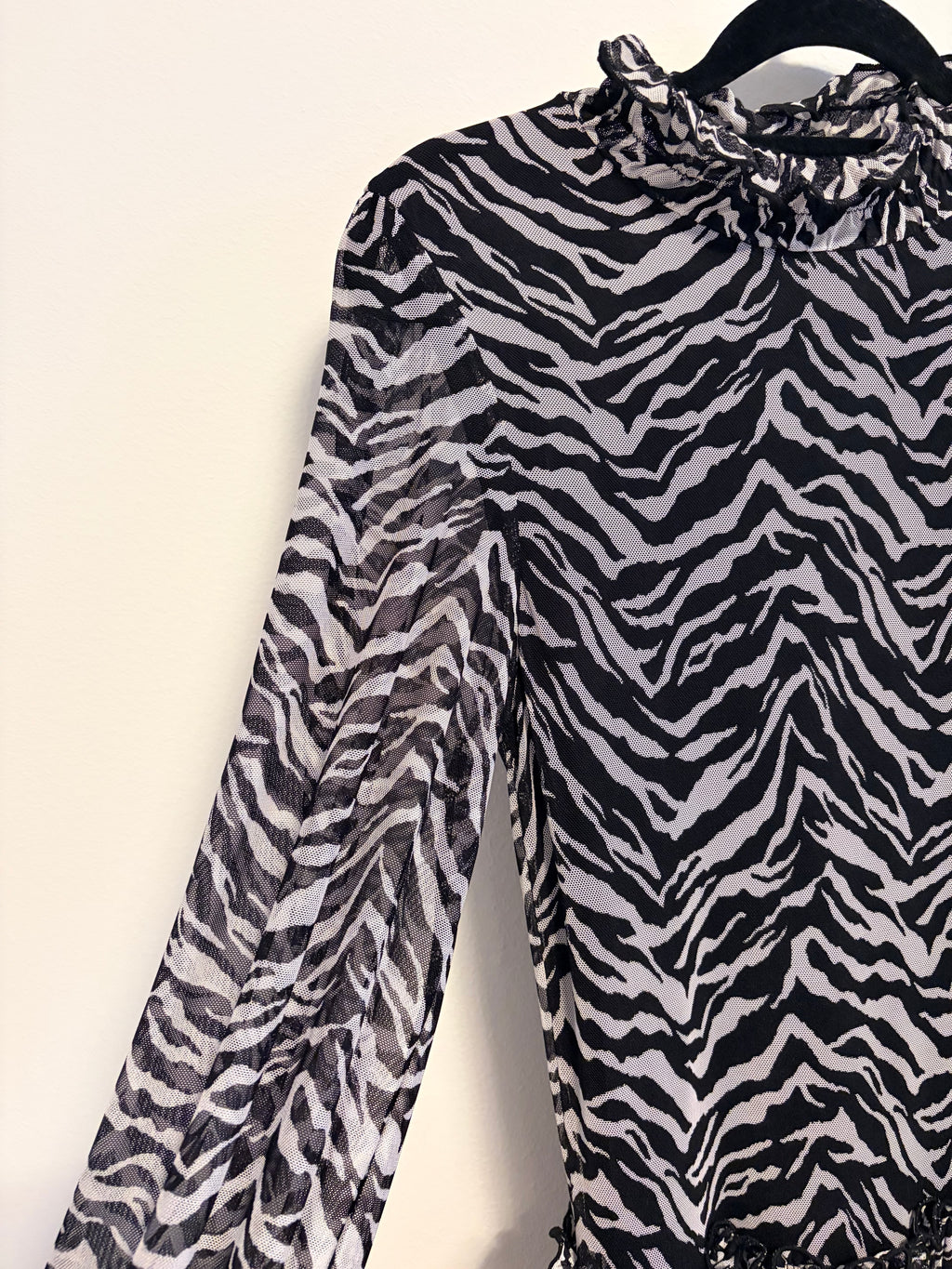 Zara Maxikleid Aninmalprint Zebraprint Volant Gr. S