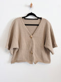 Beige kurzer Cardigan mit goldenen Knöpfen kurzer Arm